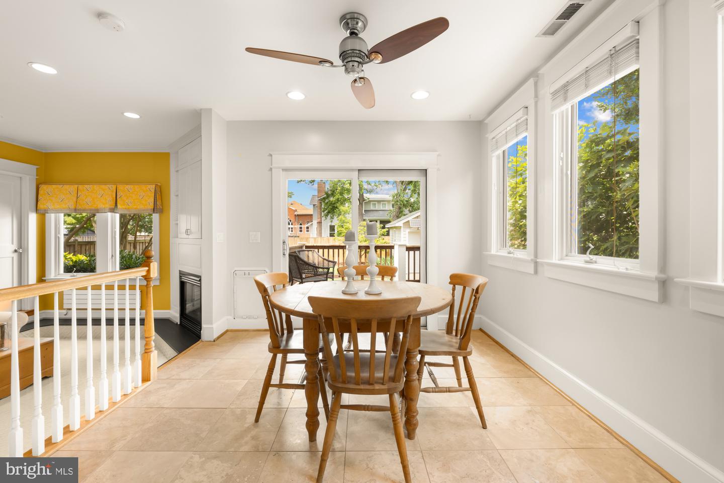 208 E CUSTIS AVE, ALEXANDRIA, Virginia 22301, 4 Bedrooms Bedrooms, ,2 BathroomsBathrooms,Residential,For sale,208 E CUSTIS AVE,VAAX2046304 MLS # VAAX2046304