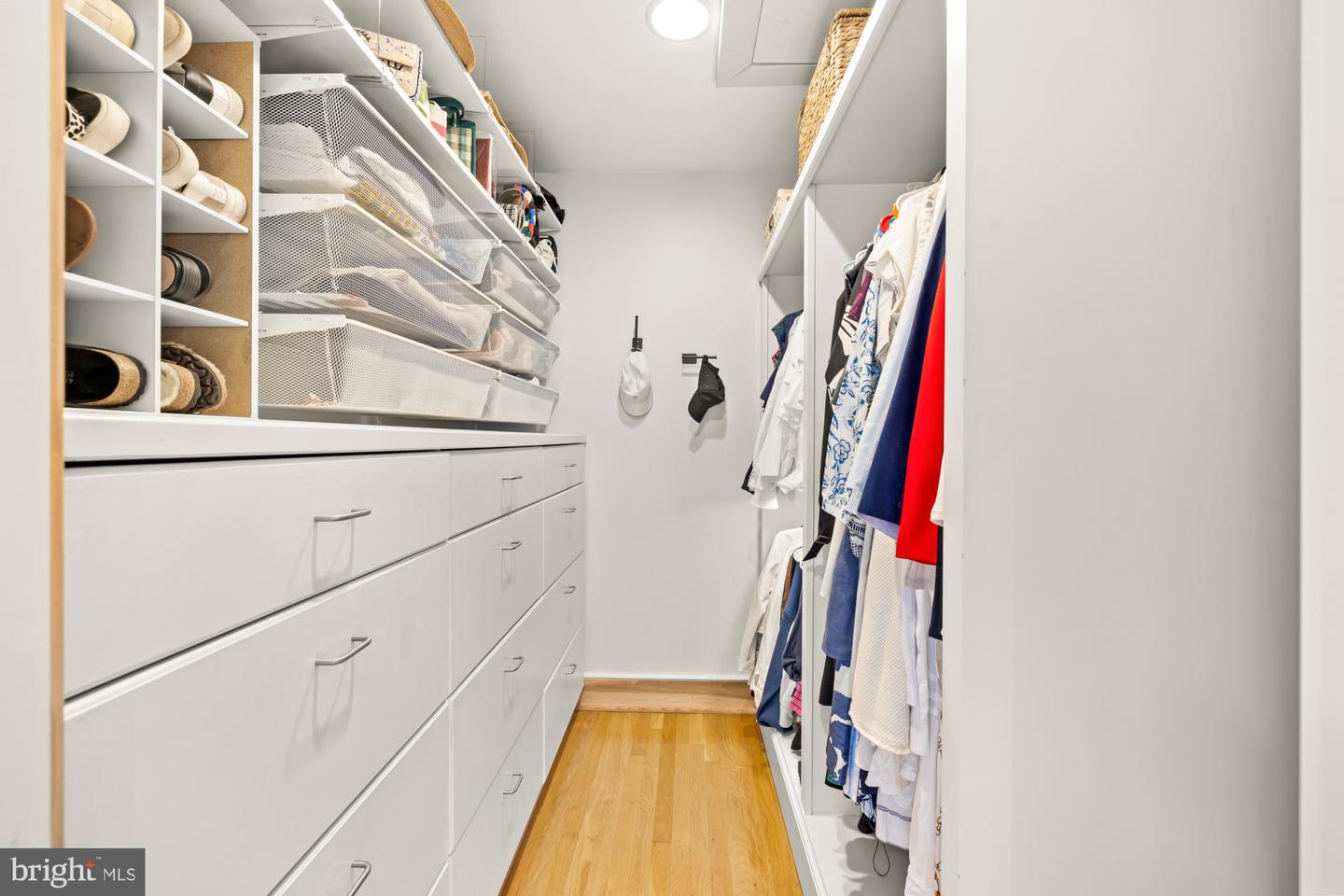 208 E CUSTIS AVE, ALEXANDRIA, Virginia 22301, 4 Bedrooms Bedrooms, ,2 BathroomsBathrooms,Residential,For sale,208 E CUSTIS AVE,VAAX2046304 MLS # VAAX2046304