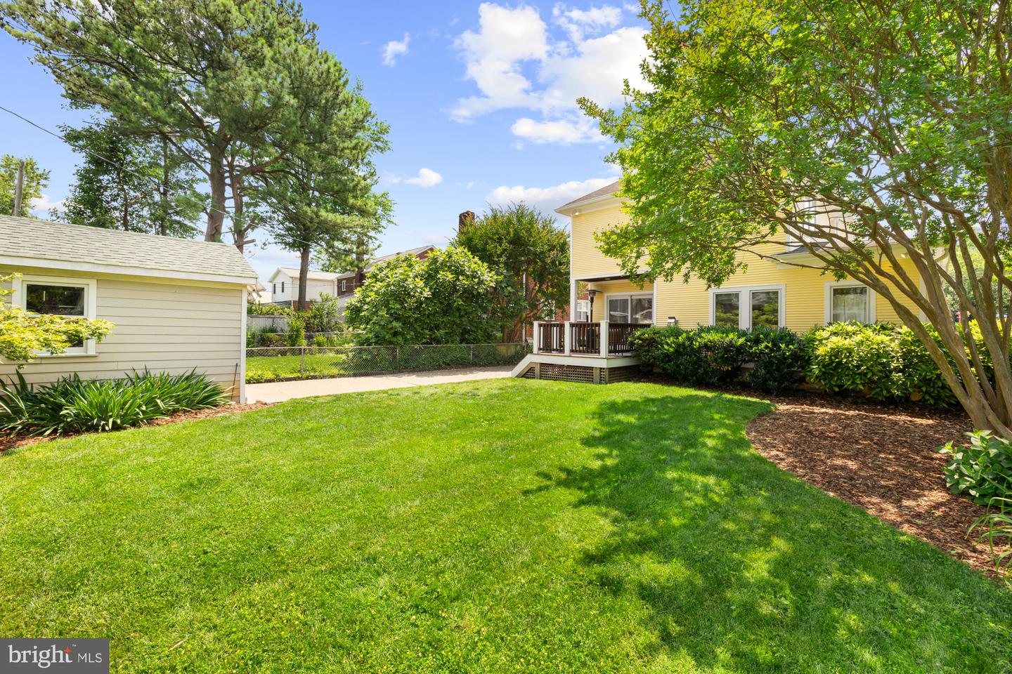 208 E CUSTIS AVE, ALEXANDRIA, Virginia 22301, 4 Bedrooms Bedrooms, ,2 BathroomsBathrooms,Residential,For sale,208 E CUSTIS AVE,VAAX2046304 MLS # VAAX2046304