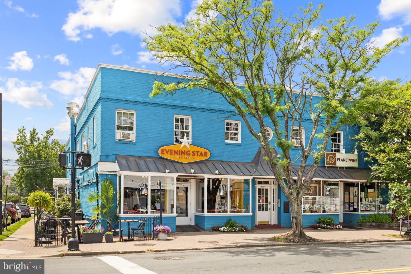 208 E CUSTIS AVE, ALEXANDRIA, Virginia 22301, 4 Bedrooms Bedrooms, ,2 BathroomsBathrooms,Residential,For sale,208 E CUSTIS AVE,VAAX2046304 MLS # VAAX2046304