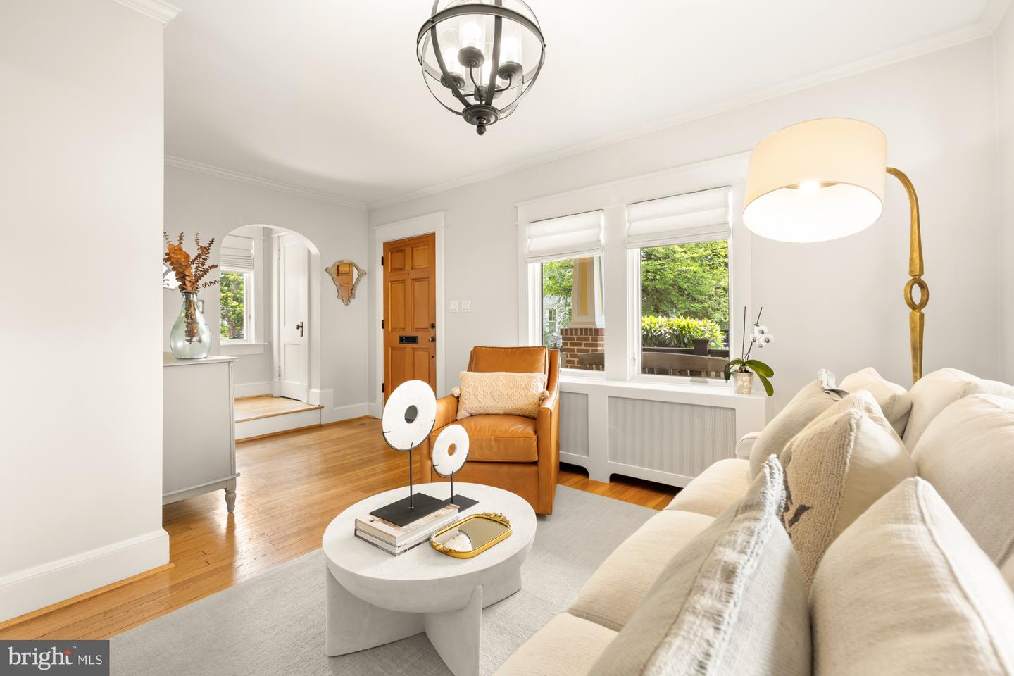 208 E CUSTIS AVE, ALEXANDRIA, Virginia 22301, 4 Bedrooms Bedrooms, ,2 BathroomsBathrooms,Residential,For sale,208 E CUSTIS AVE,VAAX2046304 MLS # VAAX2046304
