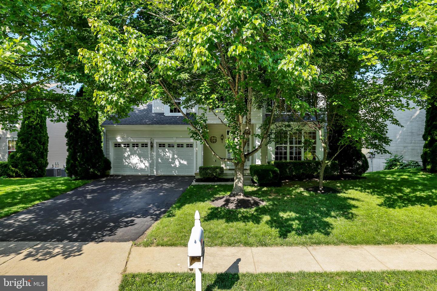17542 FALLS PL, ROUND HILL, Virginia 20141, 4 Bedrooms Bedrooms, ,3 BathroomsBathrooms,Residential,For sale,17542 FALLS PL,VALO2099108 MLS # VALO2099108