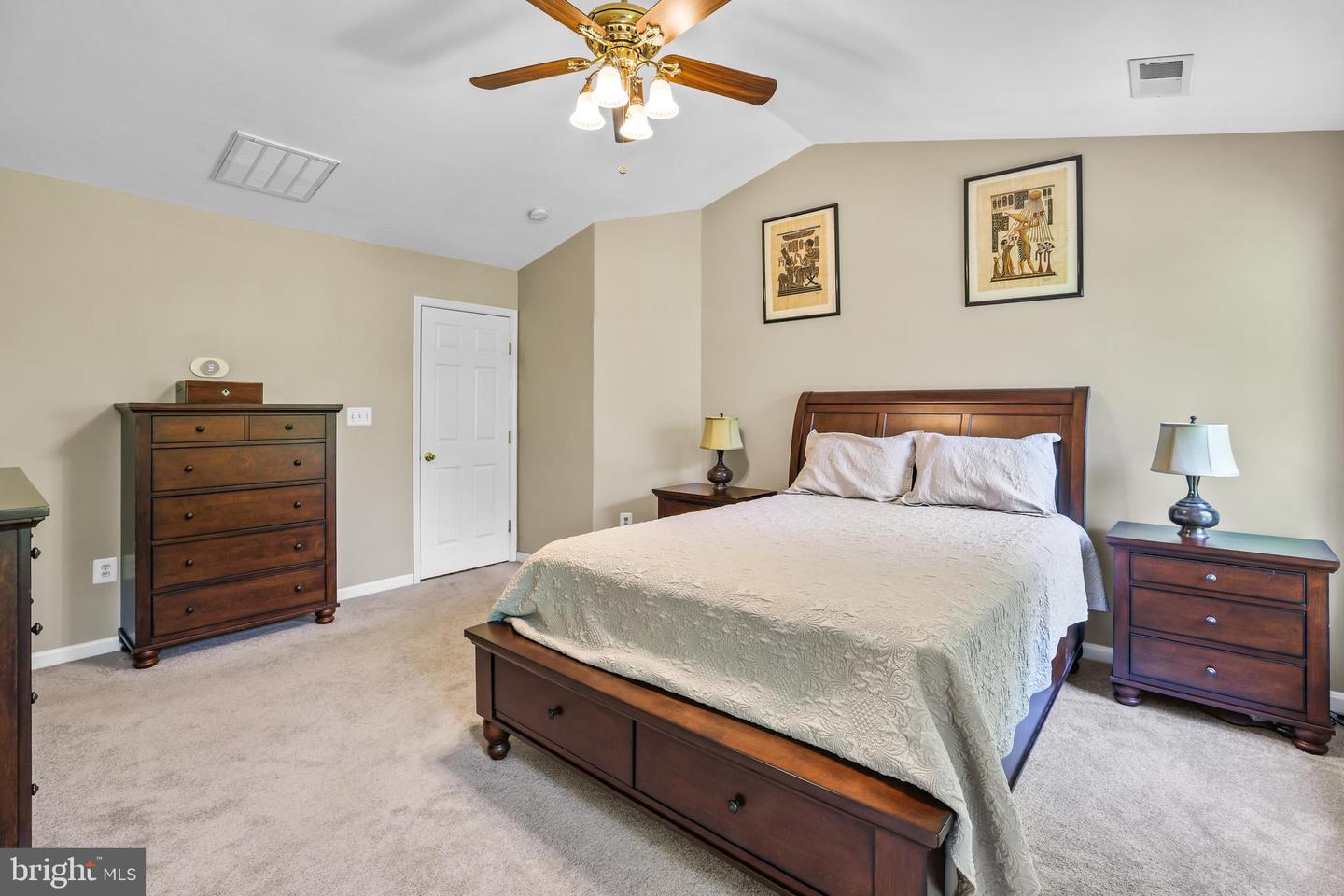 17542 FALLS PL, ROUND HILL, Virginia 20141, 4 Bedrooms Bedrooms, ,3 BathroomsBathrooms,Residential,For sale,17542 FALLS PL,VALO2099108 MLS # VALO2099108