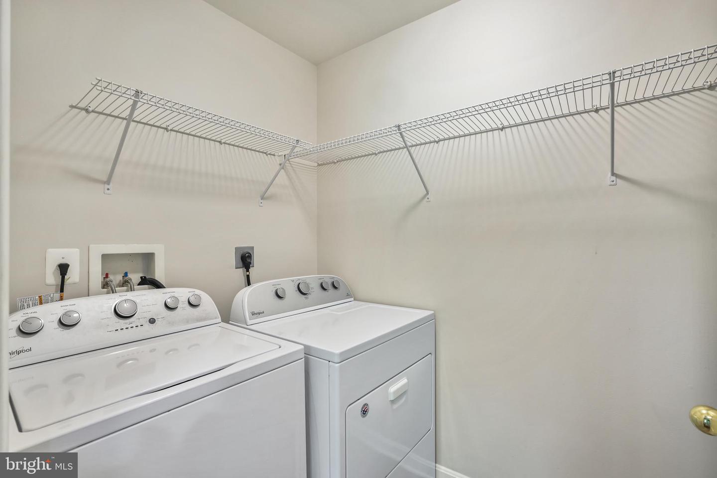 17542 FALLS PL, ROUND HILL, Virginia 20141, 4 Bedrooms Bedrooms, ,3 BathroomsBathrooms,Residential,For sale,17542 FALLS PL,VALO2099108 MLS # VALO2099108