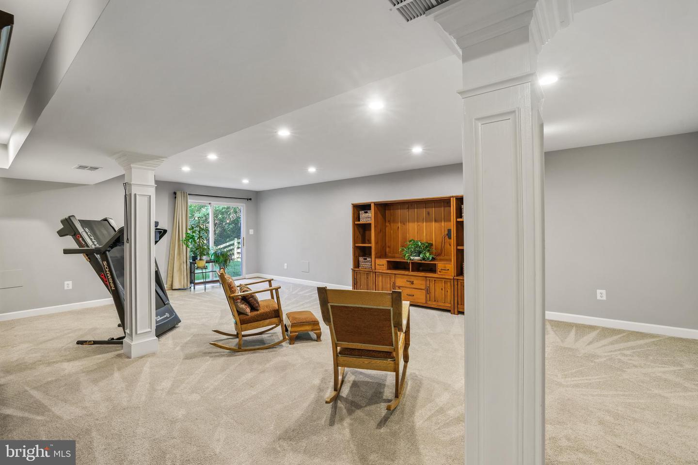 17542 FALLS PL, ROUND HILL, Virginia 20141, 4 Bedrooms Bedrooms, ,3 BathroomsBathrooms,Residential,For sale,17542 FALLS PL,VALO2099108 MLS # VALO2099108