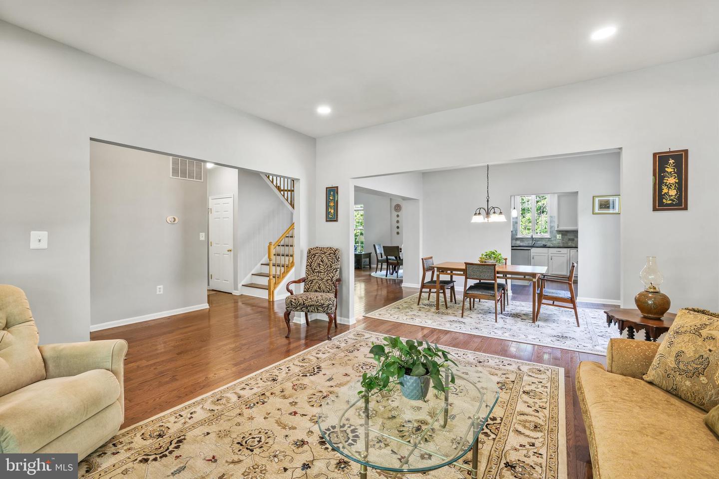 17542 FALLS PL, ROUND HILL, Virginia 20141, 4 Bedrooms Bedrooms, ,3 BathroomsBathrooms,Residential,For sale,17542 FALLS PL,VALO2099108 MLS # VALO2099108
