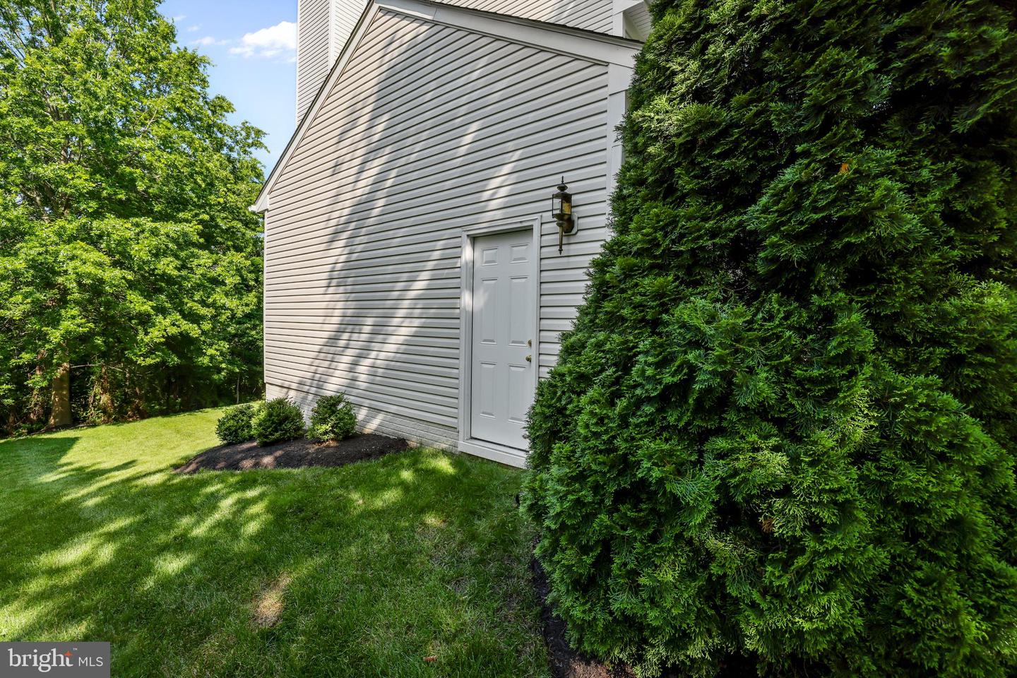 17542 FALLS PL, ROUND HILL, Virginia 20141, 4 Bedrooms Bedrooms, ,3 BathroomsBathrooms,Residential,For sale,17542 FALLS PL,VALO2099108 MLS # VALO2099108