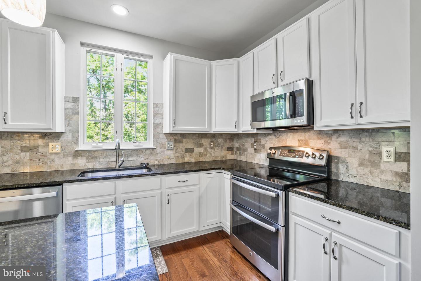 17542 FALLS PL, ROUND HILL, Virginia 20141, 4 Bedrooms Bedrooms, ,3 BathroomsBathrooms,Residential,For sale,17542 FALLS PL,VALO2099108 MLS # VALO2099108