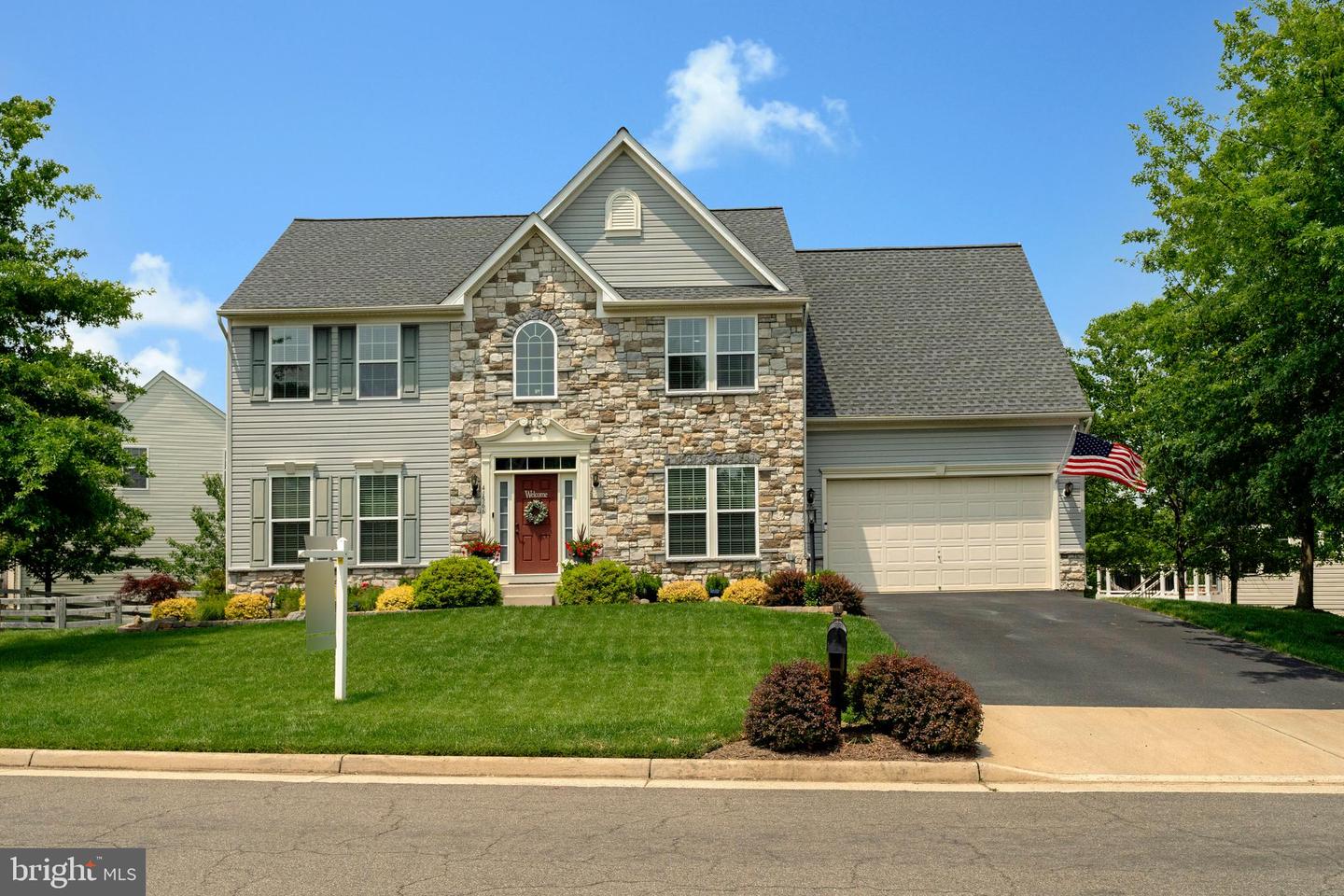 41566 BOSTONIAN PL, ALDIE, Virginia 20105, 5 Bedrooms Bedrooms, ,3 BathroomsBathrooms,Residential,For sale,41566 BOSTONIAN PL,VALO2099114 MLS # VALO2099114