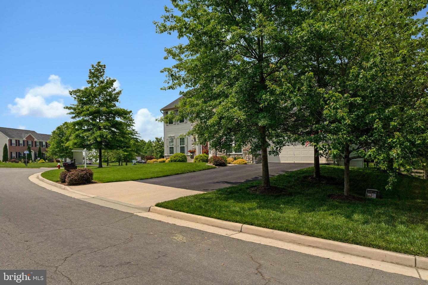 41566 BOSTONIAN PL, ALDIE, Virginia 20105, 5 Bedrooms Bedrooms, ,3 BathroomsBathrooms,Residential,For sale,41566 BOSTONIAN PL,VALO2099114 MLS # VALO2099114