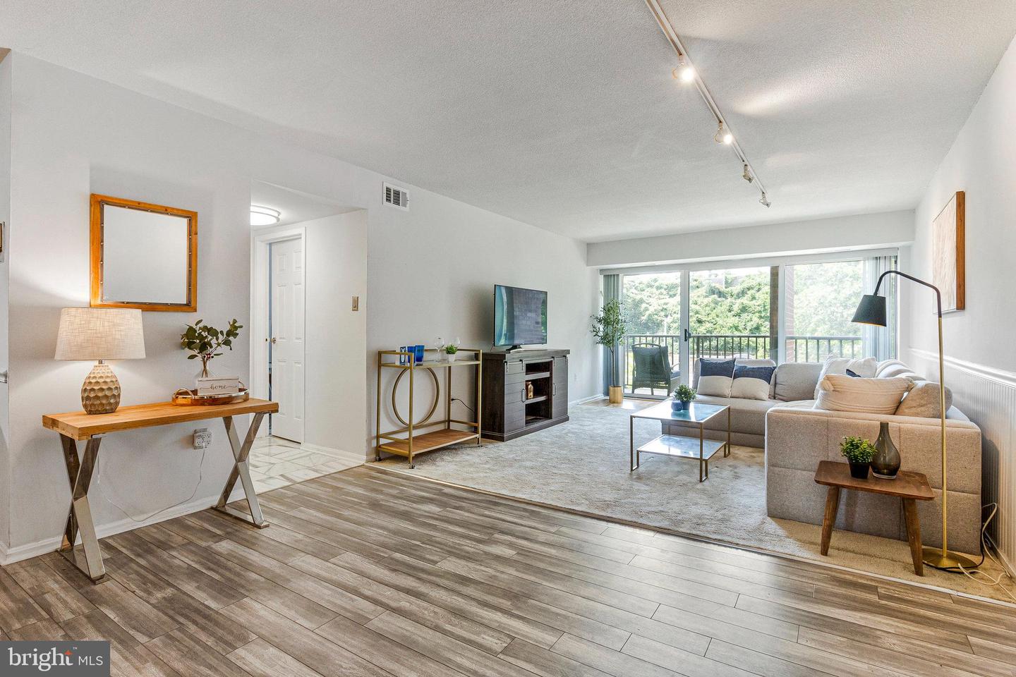 1300 ARMY NAVY DR S #227, ARLINGTON, Virginia 22202, 1 Bedroom Bedrooms, ,1 BathroomBathrooms,Residential,For sale,1300 ARMY NAVY DR S #227,VAAR2058984 MLS # VAAR2058984 1300 ARMY NAVY DR S #227, ARLINGTON, Virginia 22202, 1 Bedroom Bedrooms, ,1 BathroomBathrooms,Residential,For sale,1300 ARMY NAVY DR S #227,VAAR2058984 MLS # VAAR2058984