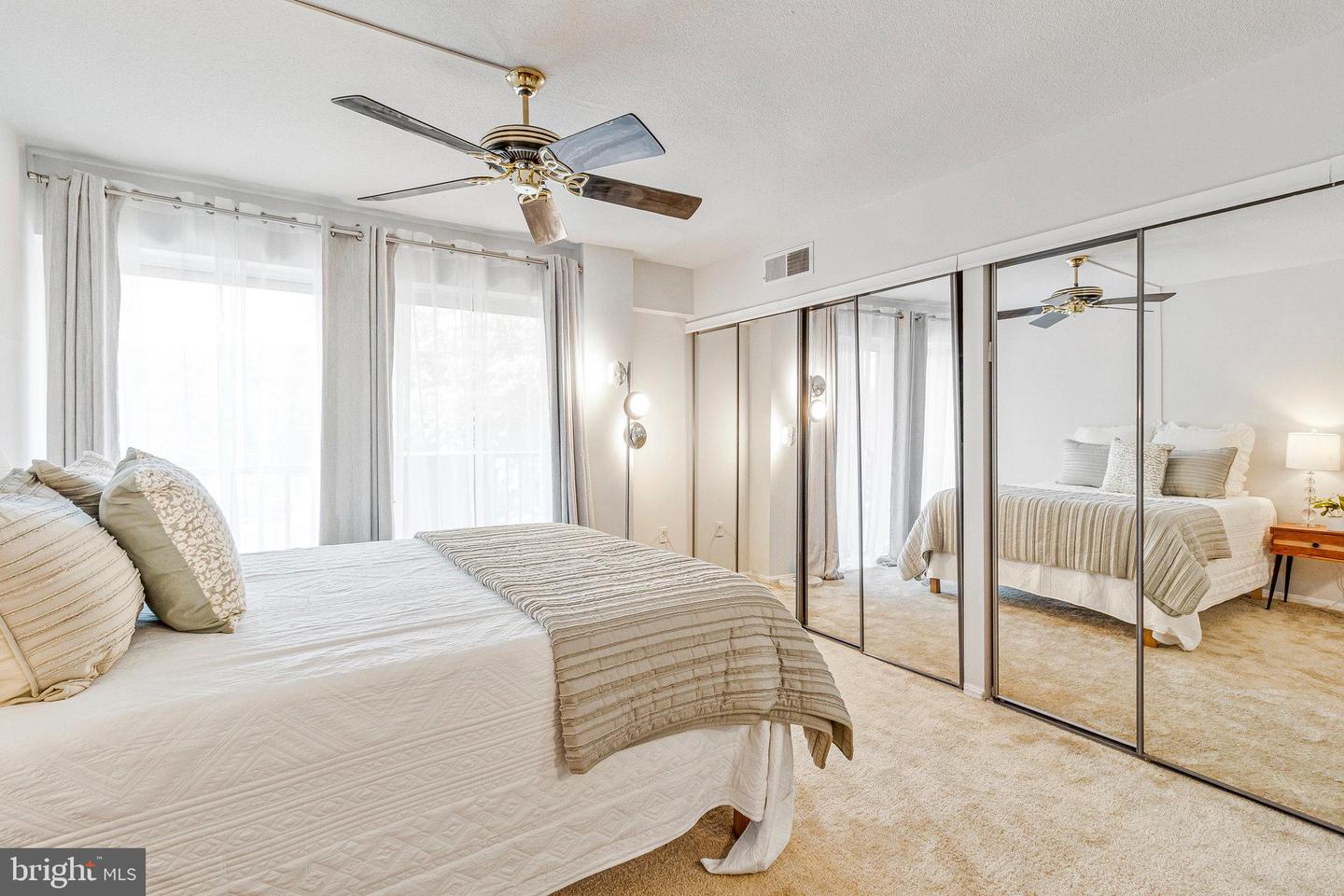 1300 ARMY NAVY DR S #227, ARLINGTON, Virginia 22202, 1 Bedroom Bedrooms, ,1 BathroomBathrooms,Residential,For sale,1300 ARMY NAVY DR S #227,VAAR2058984 MLS # VAAR2058984 1300 ARMY NAVY DR S #227, ARLINGTON, Virginia 22202, 1 Bedroom Bedrooms, ,1 BathroomBathrooms,Residential,For sale,1300 ARMY NAVY DR S #227,VAAR2058984 MLS # VAAR2058984