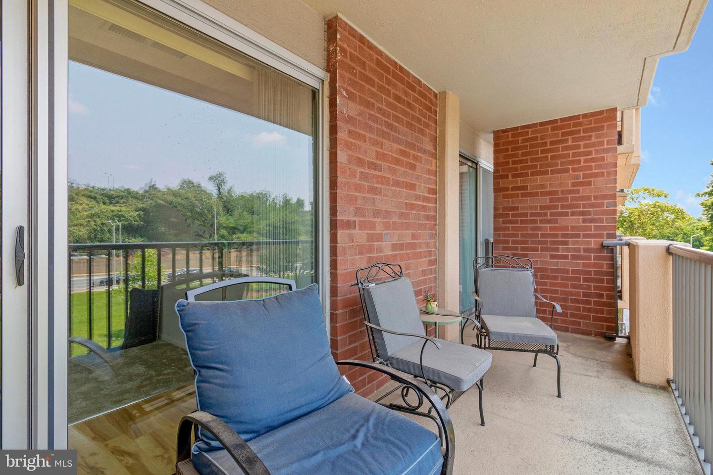 1300 ARMY NAVY DR S #227, ARLINGTON, Virginia 22202, 1 Bedroom Bedrooms, ,1 BathroomBathrooms,Residential,For sale,1300 ARMY NAVY DR S #227,VAAR2058984 MLS # VAAR2058984 1300 ARMY NAVY DR S #227, ARLINGTON, Virginia 22202, 1 Bedroom Bedrooms, ,1 BathroomBathrooms,Residential,For sale,1300 ARMY NAVY DR S #227,VAAR2058984 MLS # VAAR2058984