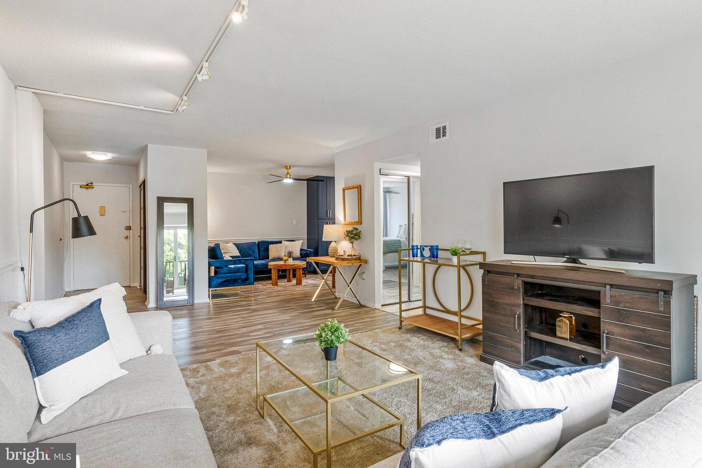 1300 ARMY NAVY DR S #227, ARLINGTON, Virginia 22202, 1 Bedroom Bedrooms, ,1 BathroomBathrooms,Residential,For sale,1300 ARMY NAVY DR S #227,VAAR2058984 MLS # VAAR2058984 1300 ARMY NAVY DR S #227, ARLINGTON, Virginia 22202, 1 Bedroom Bedrooms, ,1 BathroomBathrooms,Residential,For sale,1300 ARMY NAVY DR S #227,VAAR2058984 MLS # VAAR2058984