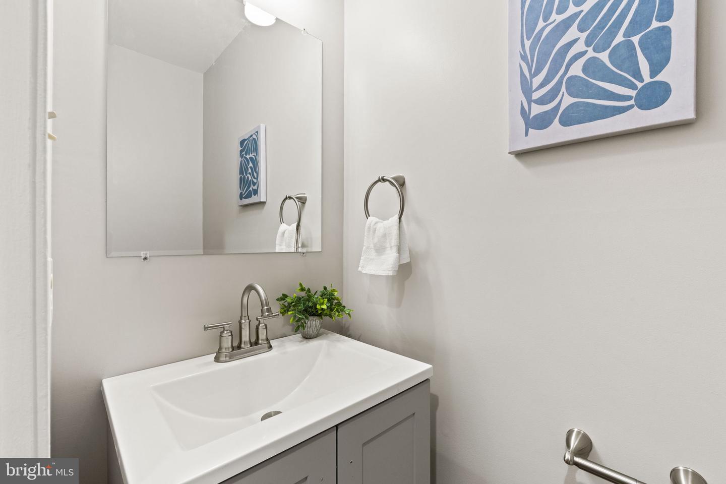 2825 CAMBRIDGE DR, WOODBRIDGE, Virginia 22192, 3 Bedrooms Bedrooms, ,2 BathroomsBathrooms,Residential,For sale,2825 CAMBRIDGE DR,VAPW2096716 MLS # VAPW2096716