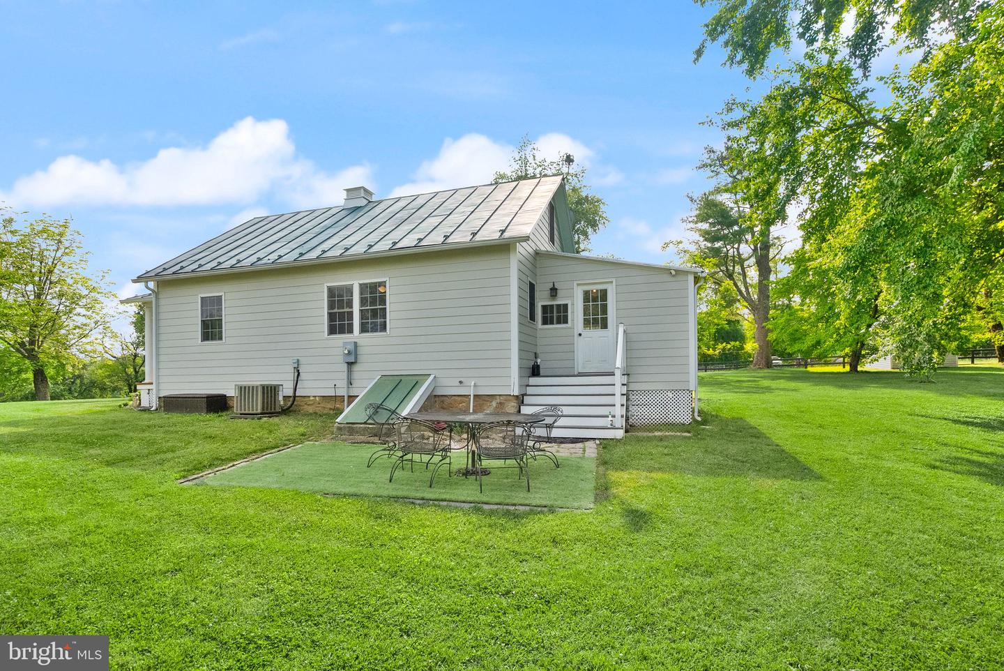 5049 FAIRVIEW LN, BROAD RUN, Virginia 20137, 3 Bedrooms Bedrooms, ,2 BathroomsBathrooms,Residential,For sale,5049 FAIRVIEW LN,VAFQ2016988 MLS # VAFQ2016988
