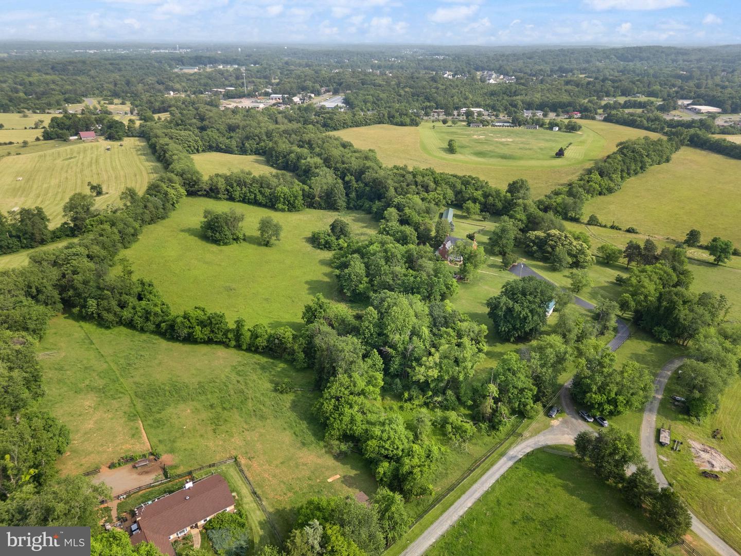 5049 FAIRVIEW LN, BROAD RUN, Virginia 20137, 3 Bedrooms Bedrooms, ,2 BathroomsBathrooms,Residential,For sale,5049 FAIRVIEW LN,VAFQ2016988 MLS # VAFQ2016988