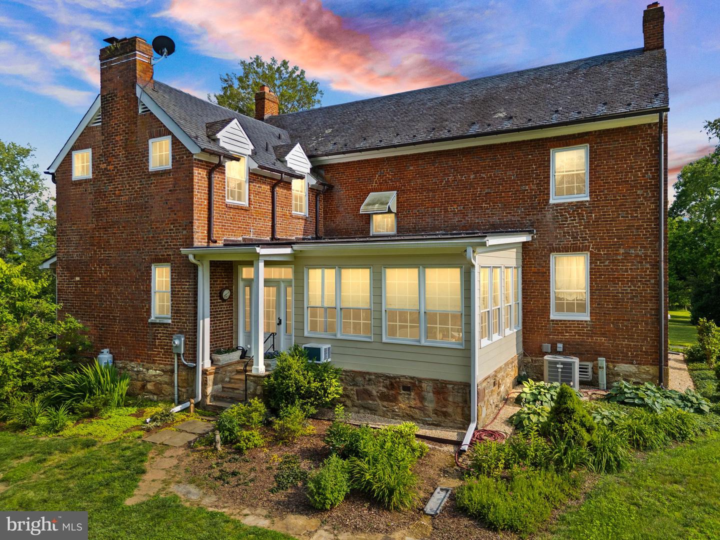 5049 FAIRVIEW LN, BROAD RUN, Virginia 20137, 3 Bedrooms Bedrooms, ,2 BathroomsBathrooms,Residential,For sale,5049 FAIRVIEW LN,VAFQ2016988 MLS # VAFQ2016988