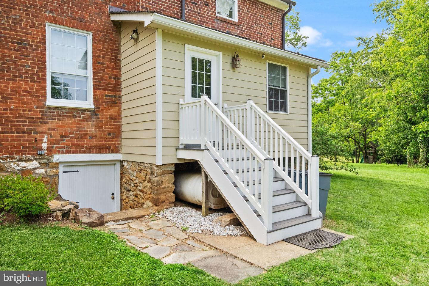 5049 FAIRVIEW LN, BROAD RUN, Virginia 20137, 3 Bedrooms Bedrooms, ,2 BathroomsBathrooms,Residential,For sale,5049 FAIRVIEW LN,VAFQ2016988 MLS # VAFQ2016988