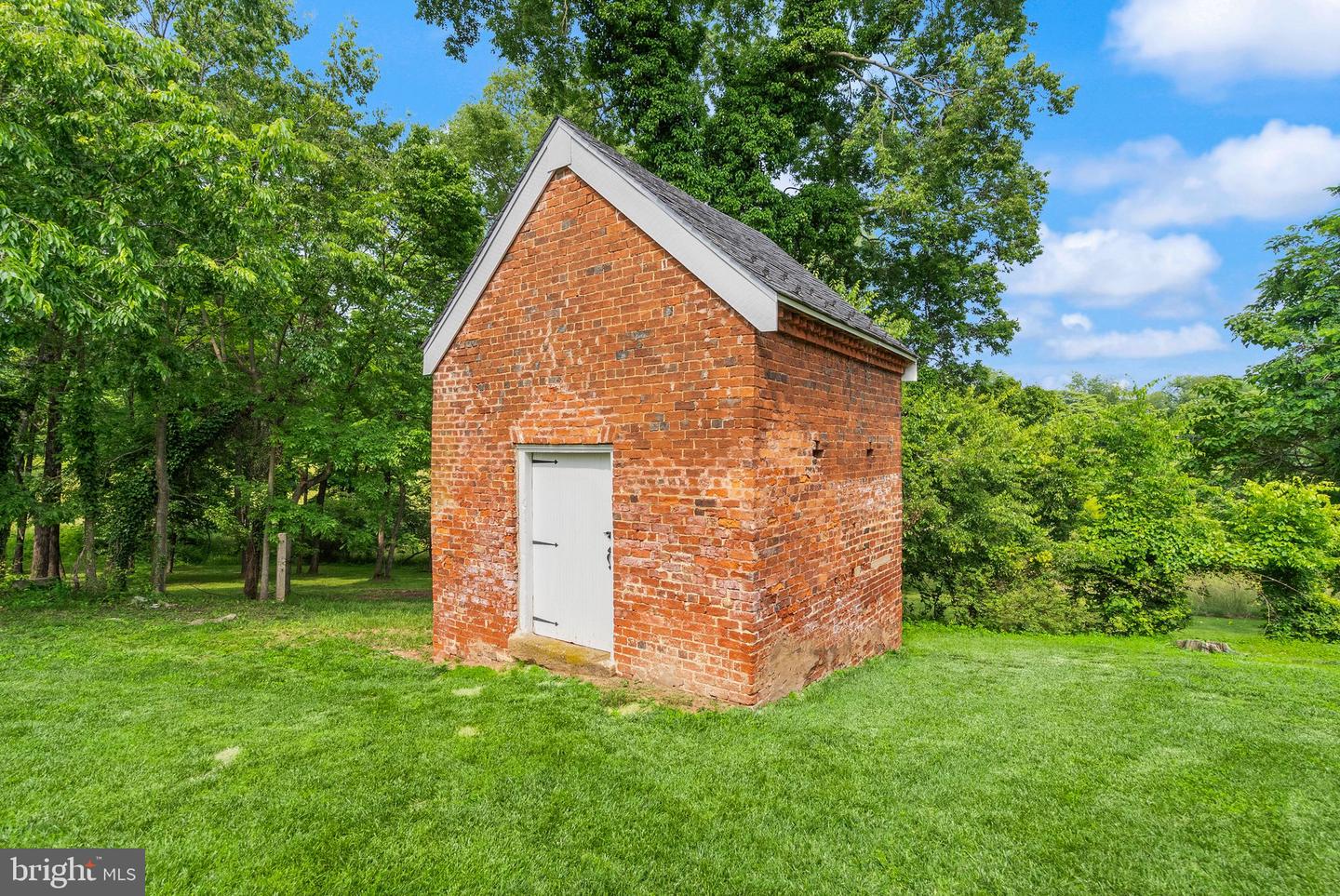 5049 FAIRVIEW LN, BROAD RUN, Virginia 20137, 3 Bedrooms Bedrooms, ,2 BathroomsBathrooms,Residential,For sale,5049 FAIRVIEW LN,VAFQ2016988 MLS # VAFQ2016988