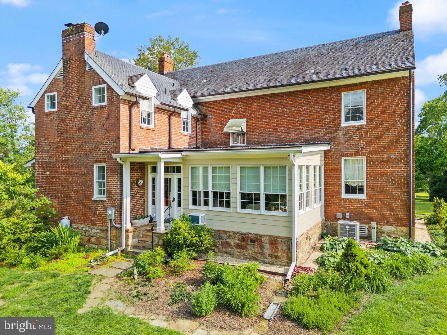 5049 FAIRVIEW LN, BROAD RUN, Virginia 20137, 3 Bedrooms Bedrooms, ,2 BathroomsBathrooms,Residential,For sale,5049 FAIRVIEW LN,VAFQ2016988 MLS # VAFQ2016988