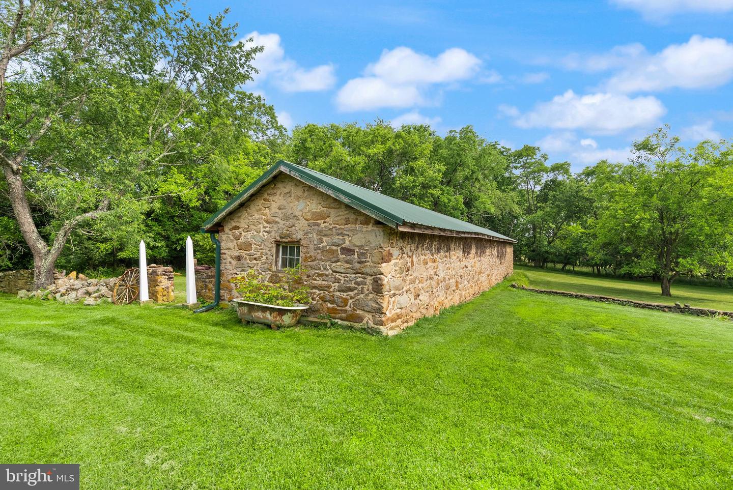 5049 FAIRVIEW LN, BROAD RUN, Virginia 20137, 3 Bedrooms Bedrooms, ,2 BathroomsBathrooms,Residential,For sale,5049 FAIRVIEW LN,VAFQ2016988 MLS # VAFQ2016988