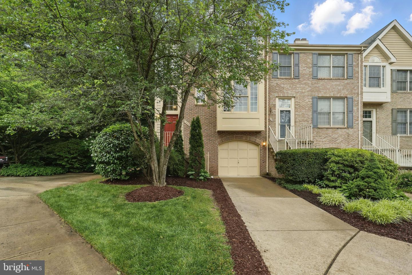 1393 HERITAGE OAK WAY, RESTON, Virginia 20194, 3 Bedrooms Bedrooms, ,2 BathroomsBathrooms,Residential,For sale,1393 HERITAGE OAK WAY,VAFX2246468 MLS # VAFX2246468