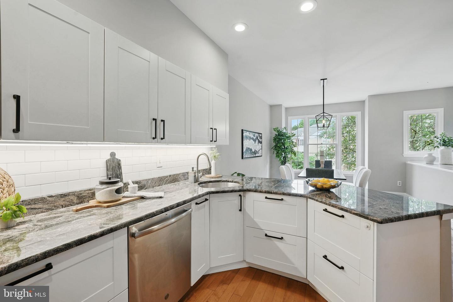 1393 HERITAGE OAK WAY, RESTON, Virginia 20194, 3 Bedrooms Bedrooms, ,2 BathroomsBathrooms,Residential,For sale,1393 HERITAGE OAK WAY,VAFX2246468 MLS # VAFX2246468