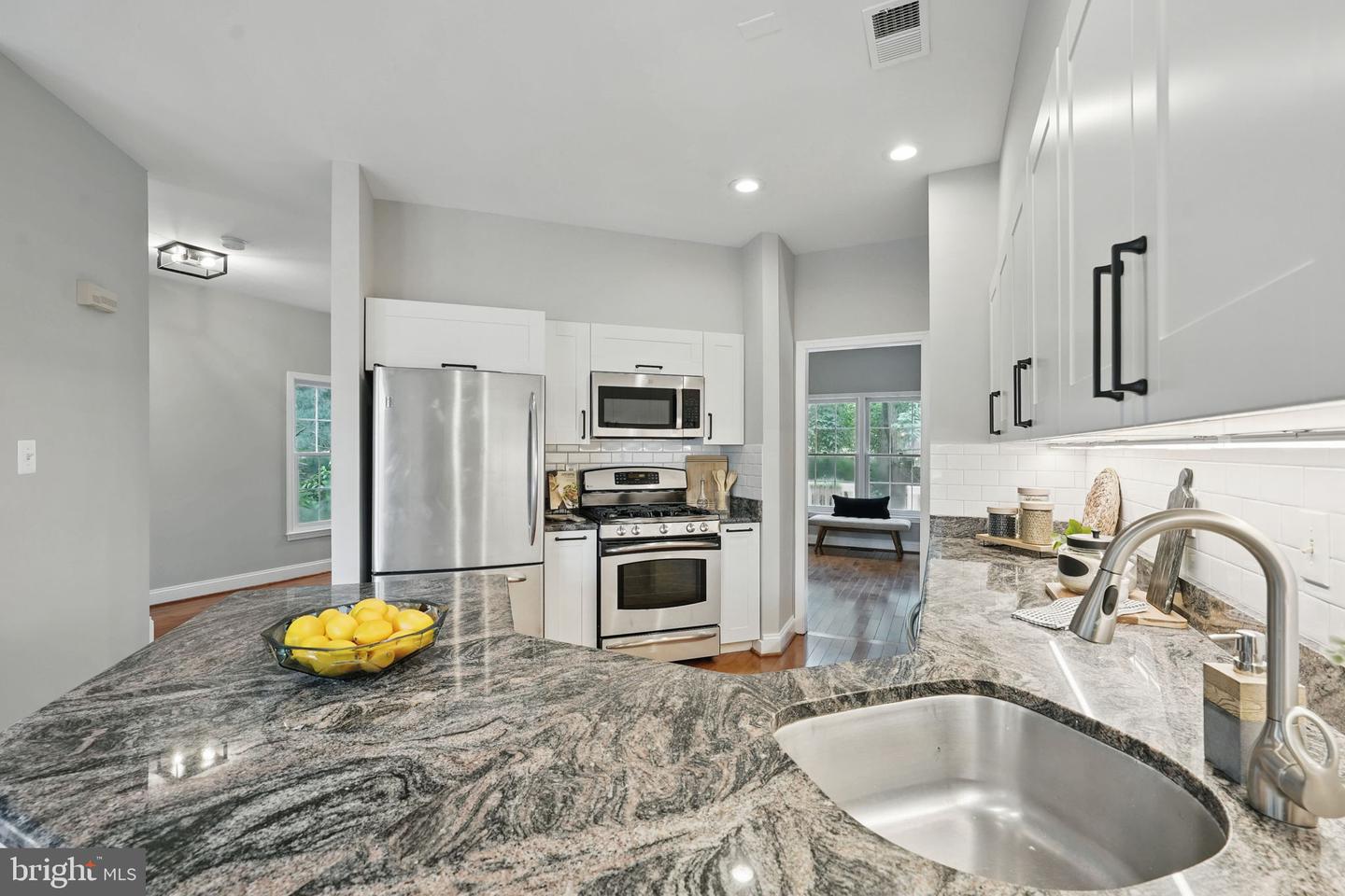 1393 HERITAGE OAK WAY, RESTON, Virginia 20194, 3 Bedrooms Bedrooms, ,2 BathroomsBathrooms,Residential,For sale,1393 HERITAGE OAK WAY,VAFX2246468 MLS # VAFX2246468