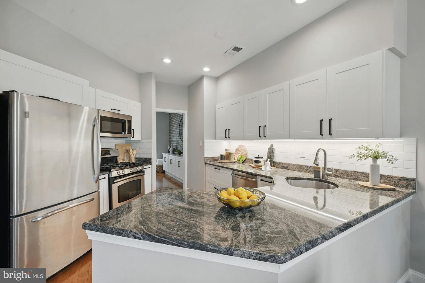 1393 HERITAGE OAK WAY, RESTON, Virginia 20194, 3 Bedrooms Bedrooms, ,2 BathroomsBathrooms,Residential,For sale,1393 HERITAGE OAK WAY,VAFX2246468 MLS # VAFX2246468