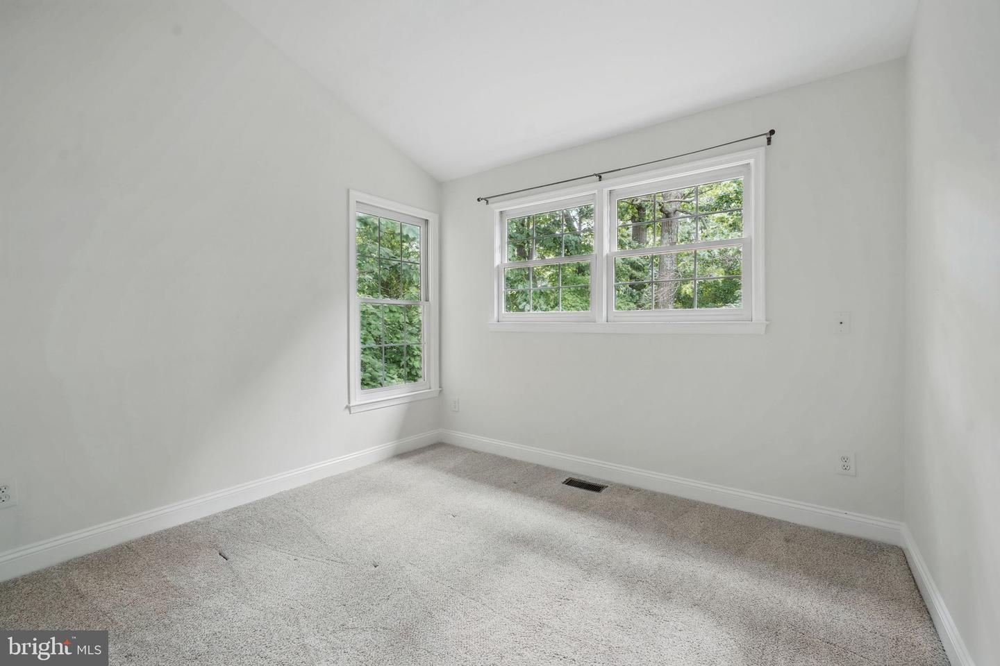 1393 HERITAGE OAK WAY, RESTON, Virginia 20194, 3 Bedrooms Bedrooms, ,2 BathroomsBathrooms,Residential,For sale,1393 HERITAGE OAK WAY,VAFX2246468 MLS # VAFX2246468