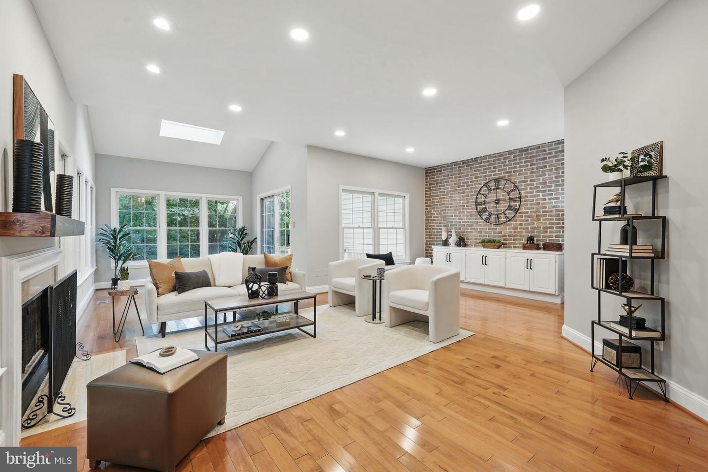 1393 HERITAGE OAK WAY, RESTON, Virginia 20194, 3 Bedrooms Bedrooms, ,2 BathroomsBathrooms,Residential,For sale,1393 HERITAGE OAK WAY,VAFX2246468 MLS # VAFX2246468