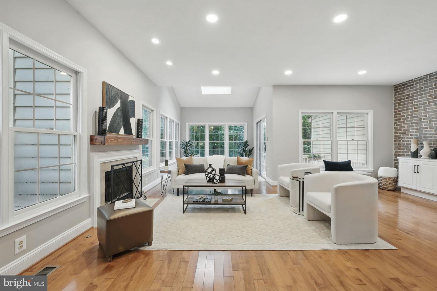 1393 HERITAGE OAK WAY, RESTON, Virginia 20194, 3 Bedrooms Bedrooms, ,2 BathroomsBathrooms,Residential,For sale,1393 HERITAGE OAK WAY,VAFX2246468 MLS # VAFX2246468