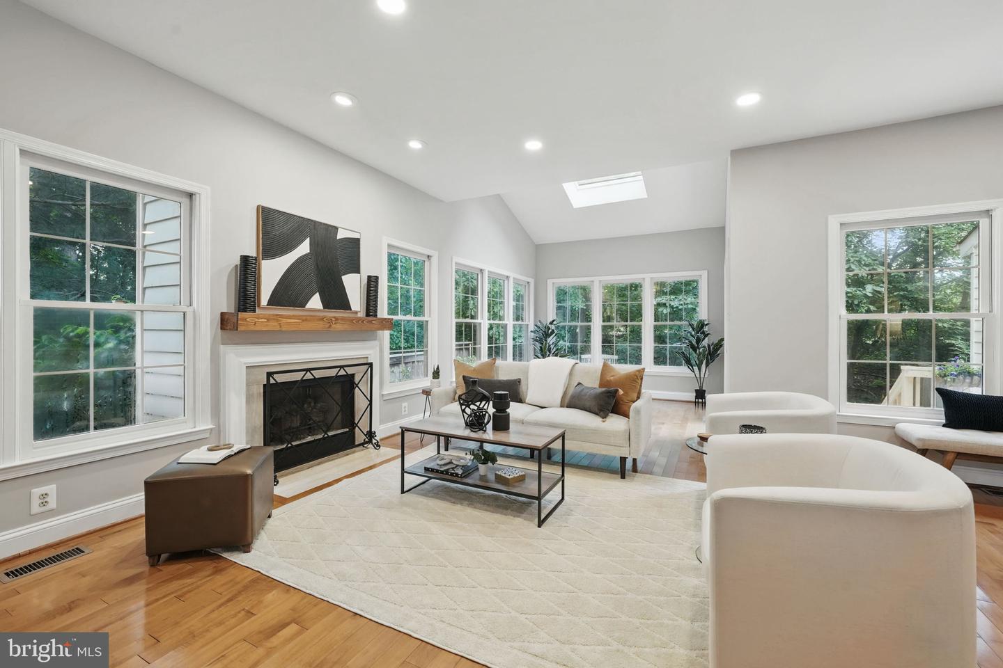 1393 HERITAGE OAK WAY, RESTON, Virginia 20194, 3 Bedrooms Bedrooms, ,2 BathroomsBathrooms,Residential,For sale,1393 HERITAGE OAK WAY,VAFX2246468 MLS # VAFX2246468