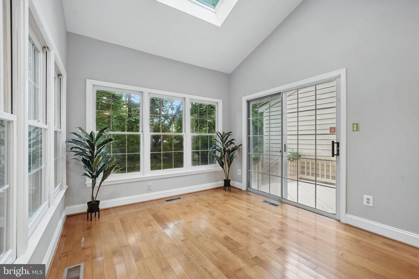 1393 HERITAGE OAK WAY, RESTON, Virginia 20194, 3 Bedrooms Bedrooms, ,2 BathroomsBathrooms,Residential,For sale,1393 HERITAGE OAK WAY,VAFX2246468 MLS # VAFX2246468