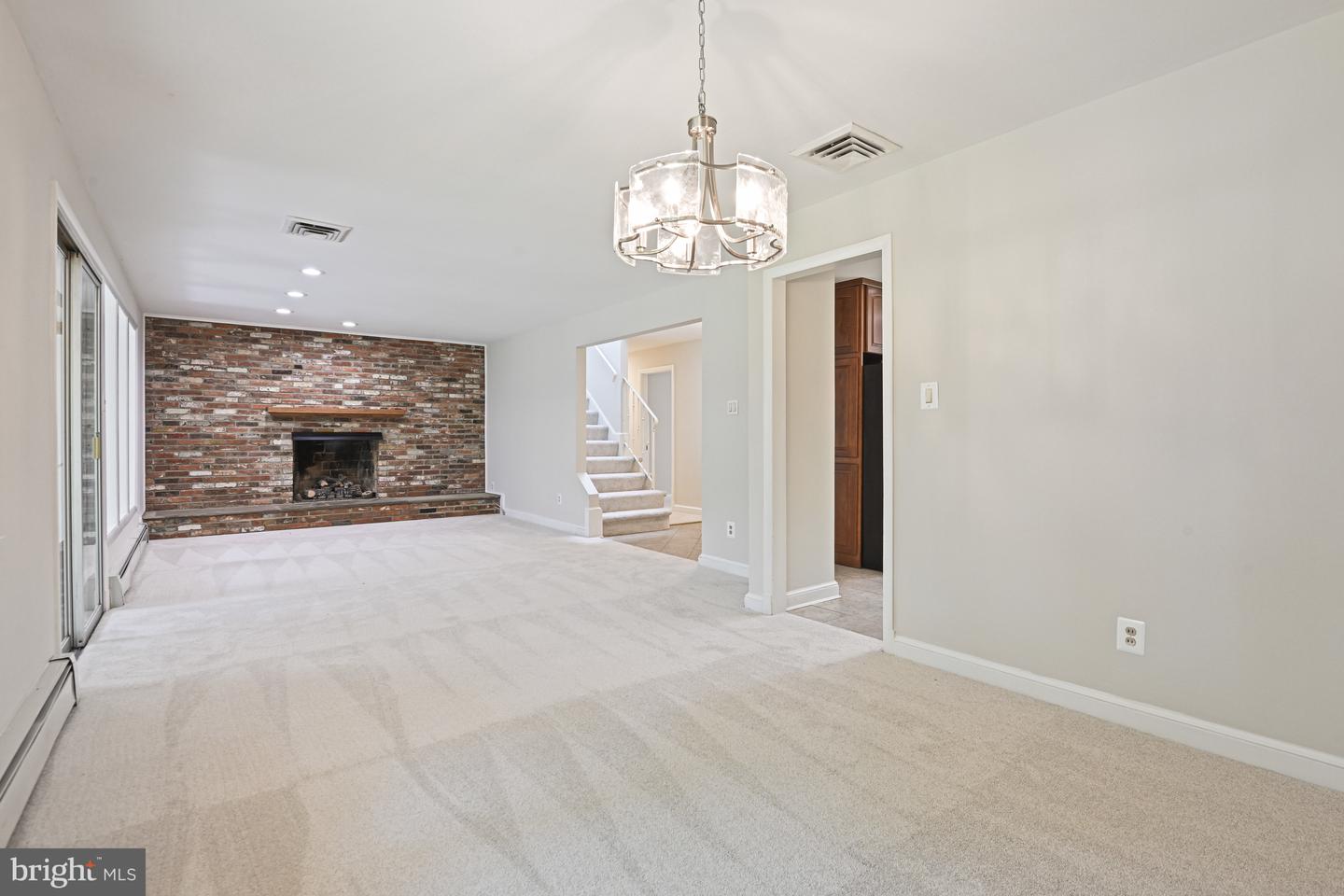 10108 GLENMERE RD, FAIRFAX, Virginia 22032, 5 Bedrooms Bedrooms, ,4 BathroomsBathrooms,Residential,For sale,10108 GLENMERE RD,VAFX2246488 MLS # VAFX2246488