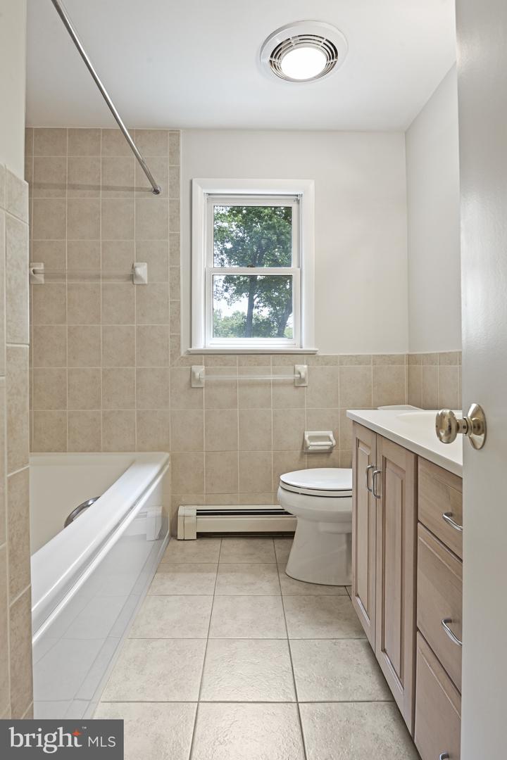 10108 GLENMERE RD, FAIRFAX, Virginia 22032, 5 Bedrooms Bedrooms, ,4 BathroomsBathrooms,Residential,For sale,10108 GLENMERE RD,VAFX2246488 MLS # VAFX2246488