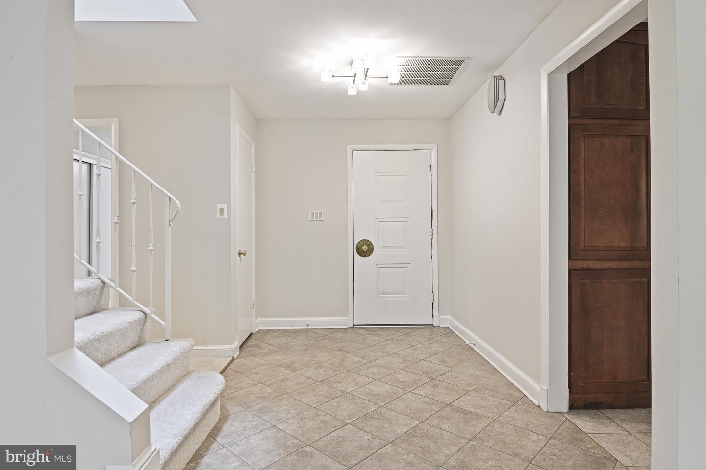 10108 GLENMERE RD, FAIRFAX, Virginia 22032, 5 Bedrooms Bedrooms, ,4 BathroomsBathrooms,Residential,For sale,10108 GLENMERE RD,VAFX2246488 MLS # VAFX2246488