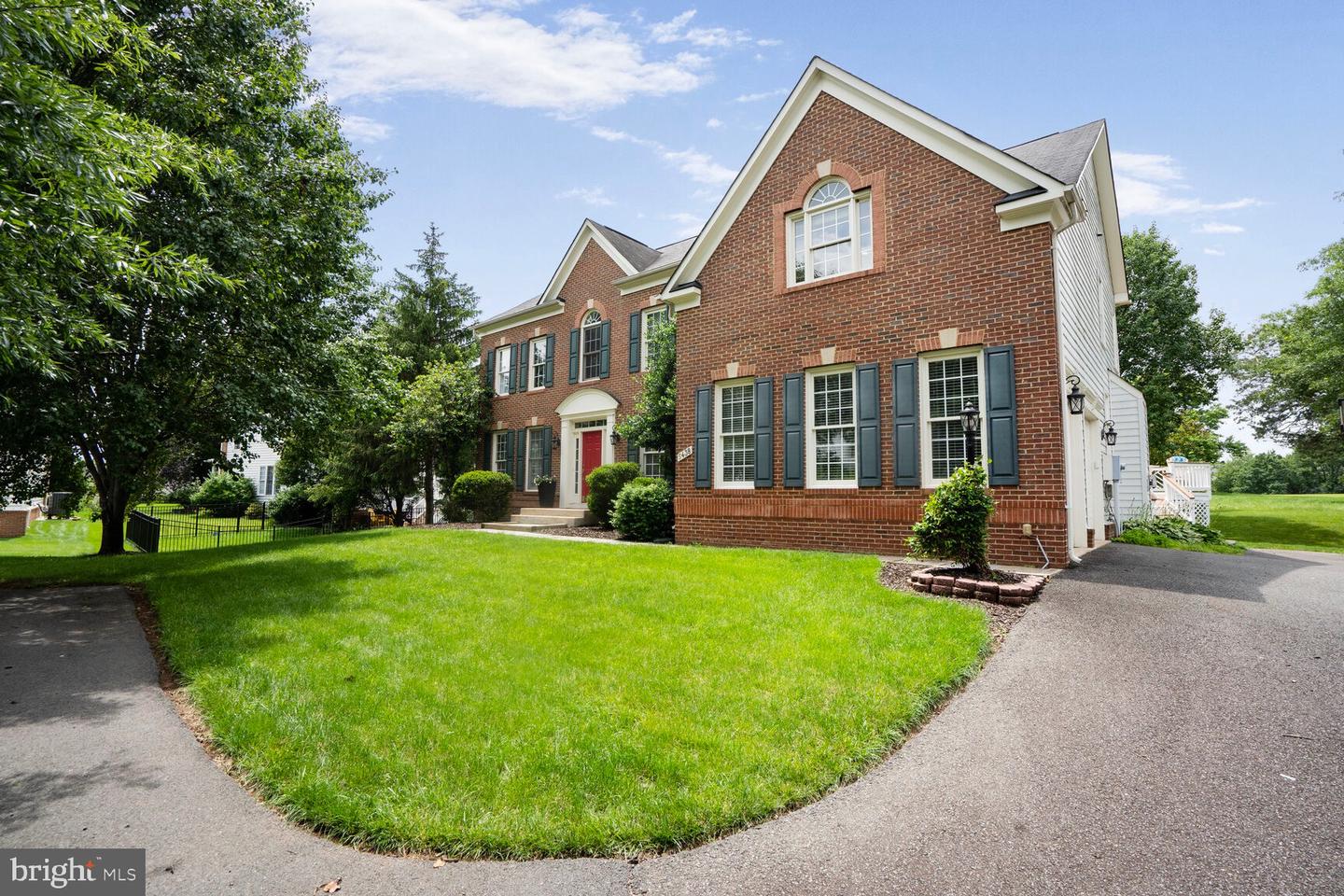 5438 SHERMAN OAKS CT, HAYMARKET, Virginia 20169, 4 Bedrooms Bedrooms, ,4 BathroomsBathrooms,Residential,For sale,5438 SHERMAN OAKS CT,VAPW2096686 MLS # VAPW2096686