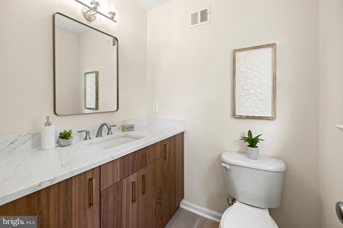 7815 WELCH CT, ALEXANDRIA, Virginia 22315, 4 Bedrooms Bedrooms, ,2 BathroomsBathrooms,Residential,For sale,7815 WELCH CT,VAFX2246588 MLS # VAFX2246588
