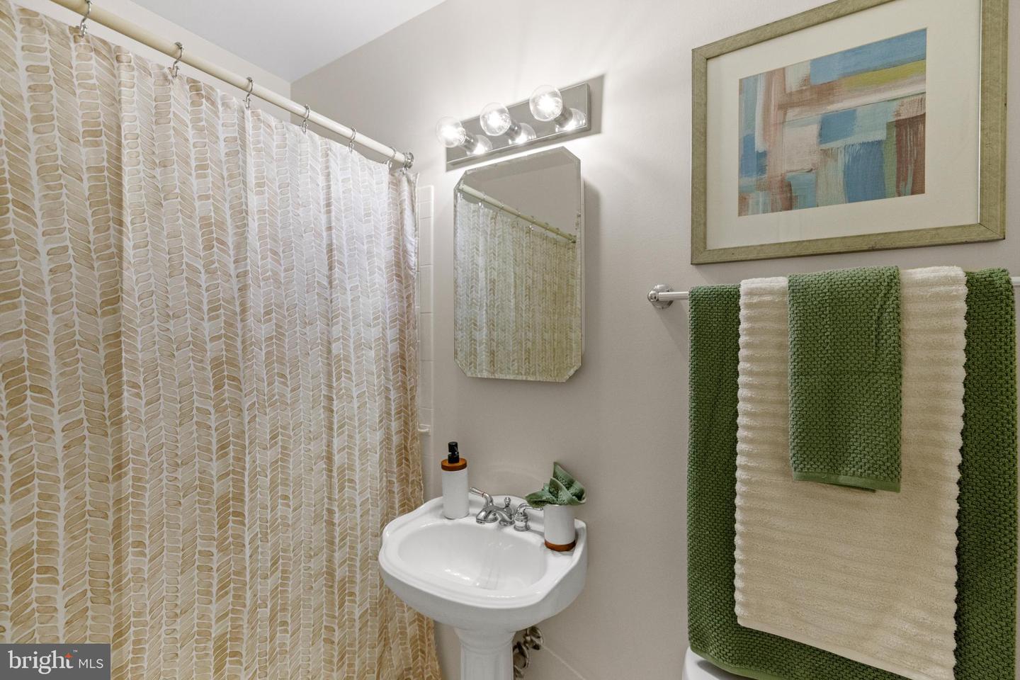 7815 WELCH CT, ALEXANDRIA, Virginia 22315, 4 Bedrooms Bedrooms, ,2 BathroomsBathrooms,Residential,For sale,7815 WELCH CT,VAFX2246588 MLS # VAFX2246588