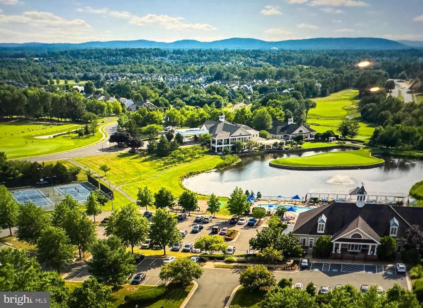 5605 SWIFT CREEK CT, HAYMARKET, Virginia 20169, 3 Bedrooms Bedrooms, ,3 BathroomsBathrooms,Residential,For sale,5605 SWIFT CREEK CT,VAPW2096676 MLS # VAPW2096676
