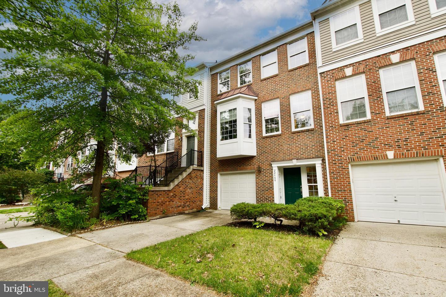 22488 MAISON CARREE, ASHBURN, Virginia 20148, 3 Bedrooms Bedrooms, ,3 BathroomsBathrooms,Residential,For sale,22488 MAISON CARREE,VALO2099206 MLS # VALO2099206