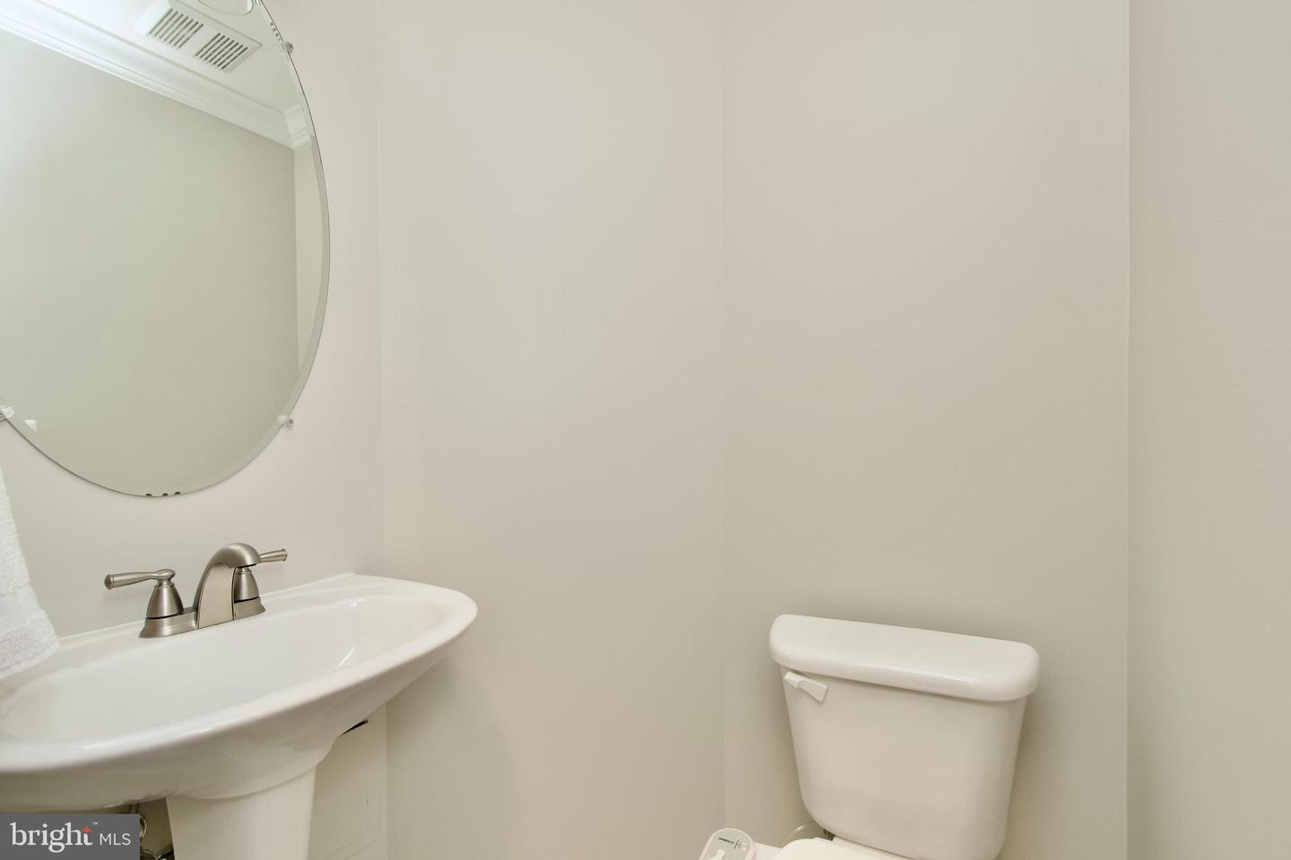 22488 MAISON CARREE, ASHBURN, Virginia 20148, 3 Bedrooms Bedrooms, ,3 BathroomsBathrooms,Residential,For sale,22488 MAISON CARREE,VALO2099206 MLS # VALO2099206