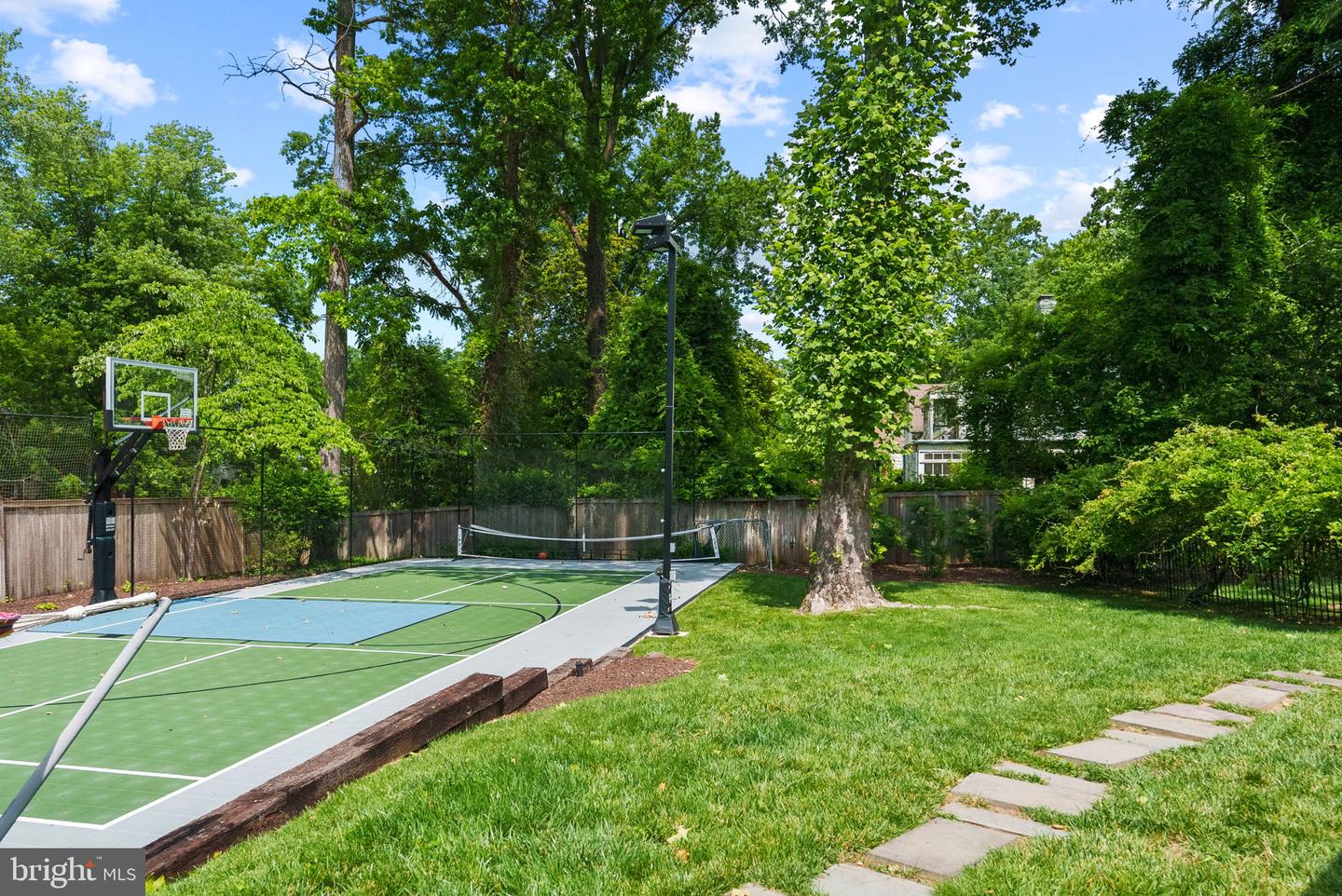 6016 PIKE BRANCH DR, ALEXANDRIA, Virginia 22310, 6 Bedrooms Bedrooms, ,6 BathroomsBathrooms,Residential,For sale,6016 PIKE BRANCH DR,VAFX2246684 MLS # VAFX2246684