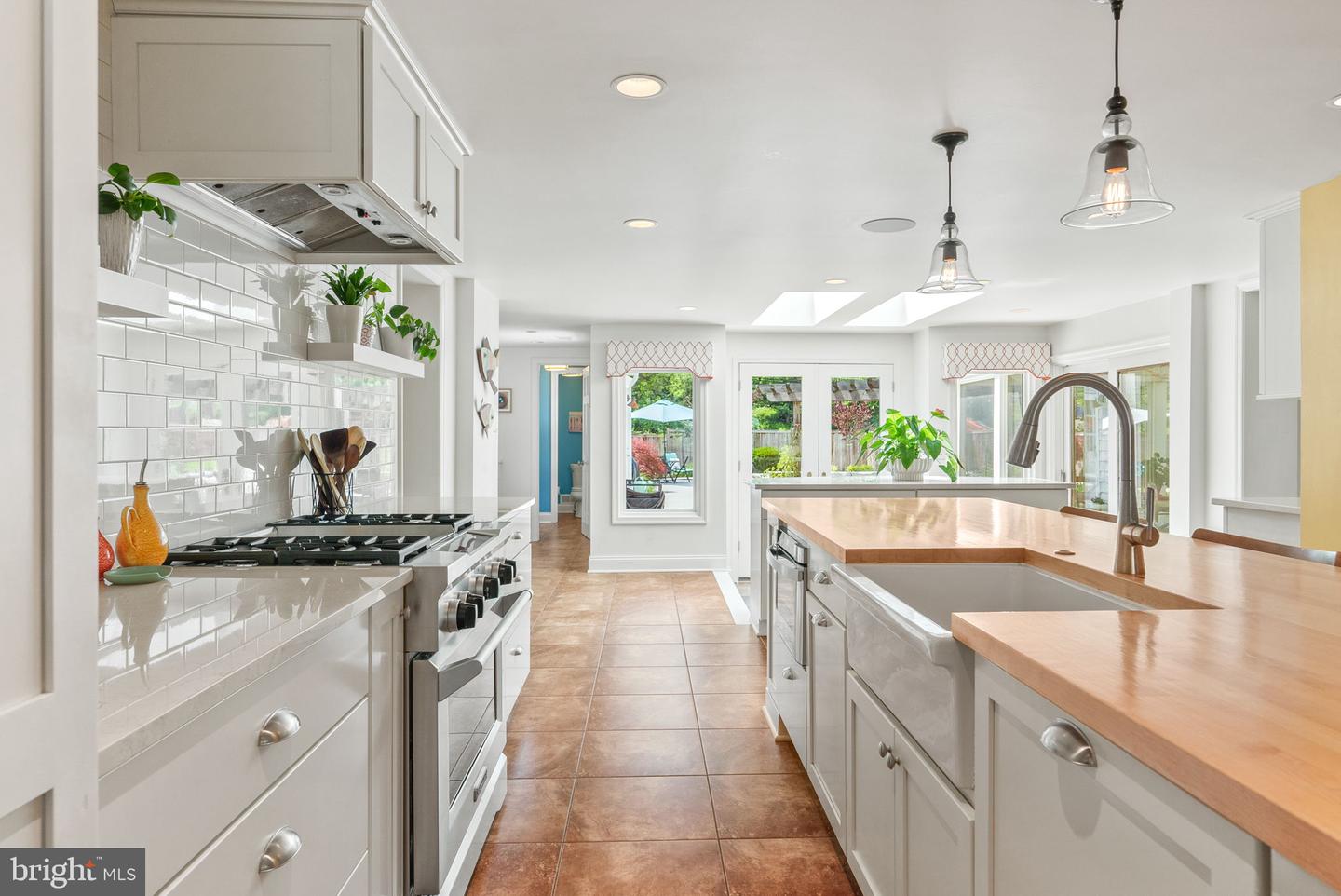 6016 PIKE BRANCH DR, ALEXANDRIA, Virginia 22310, 6 Bedrooms Bedrooms, ,6 BathroomsBathrooms,Residential,For sale,6016 PIKE BRANCH DR,VAFX2246684 MLS # VAFX2246684