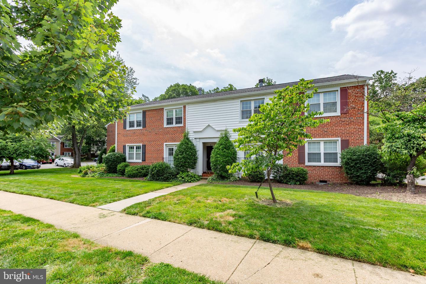 2637 S WALTER REED DR #B, ARLINGTON, Virginia 22206, 2 Bedrooms Bedrooms, ,1 BathroomBathrooms,Residential,For sale,2637 S WALTER REED DR #B,VAAR2059018 MLS # VAAR2059018