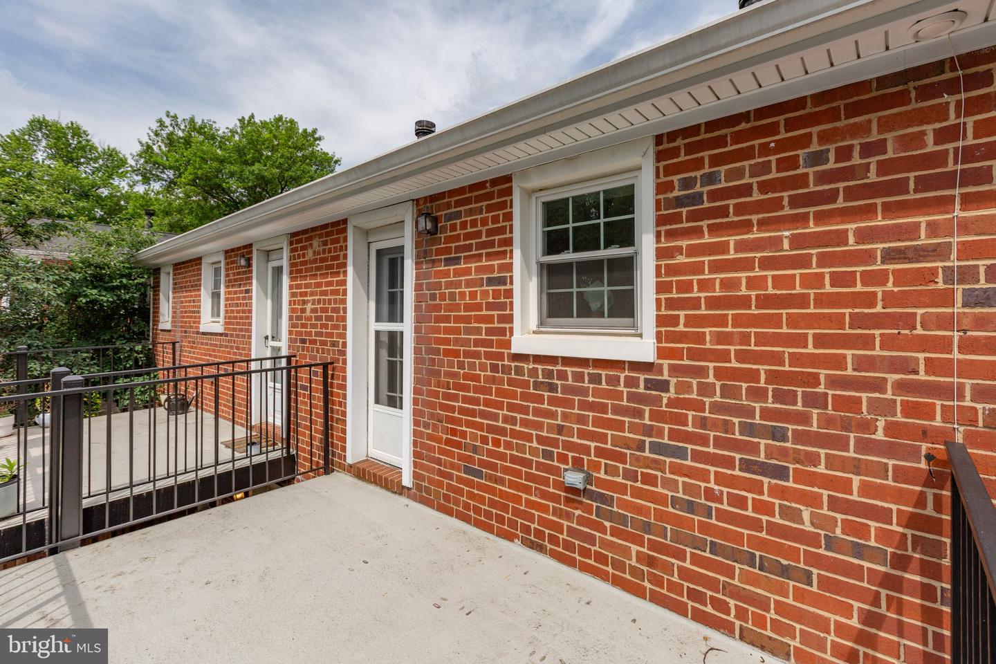 2637 S WALTER REED DR #B, ARLINGTON, Virginia 22206, 2 Bedrooms Bedrooms, ,1 BathroomBathrooms,Residential,For sale,2637 S WALTER REED DR #B,VAAR2059018 MLS # VAAR2059018