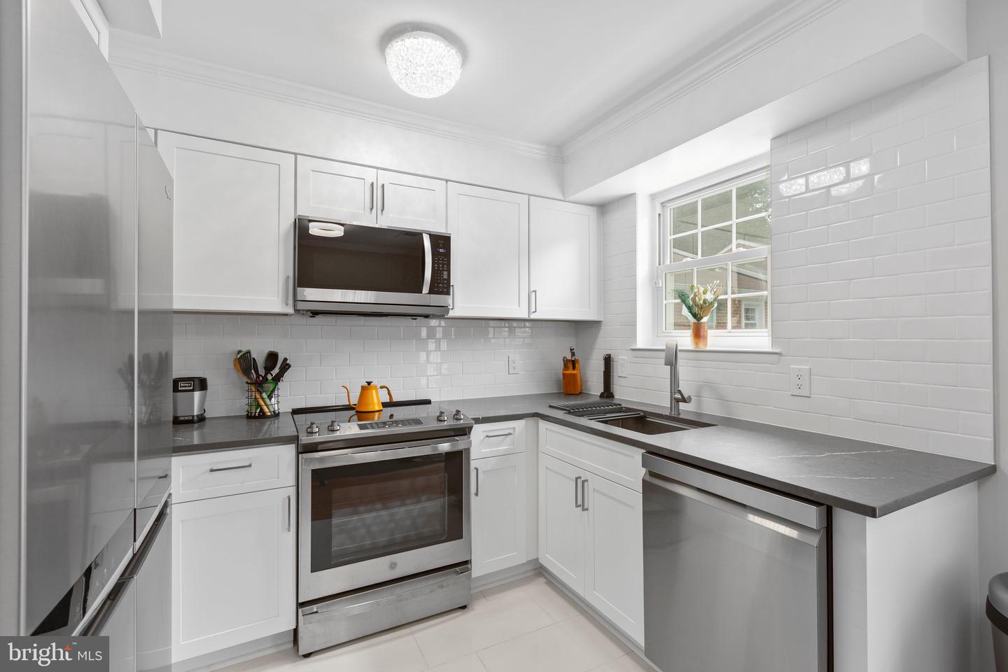 2637 S WALTER REED DR #B, ARLINGTON, Virginia 22206, 2 Bedrooms Bedrooms, ,1 BathroomBathrooms,Residential,For sale,2637 S WALTER REED DR #B,VAAR2059018 MLS # VAAR2059018