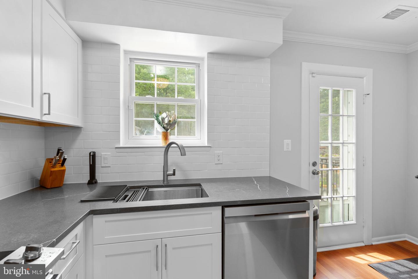 2637 S WALTER REED DR #B, ARLINGTON, Virginia 22206, 2 Bedrooms Bedrooms, ,1 BathroomBathrooms,Residential,For sale,2637 S WALTER REED DR #B,VAAR2059018 MLS # VAAR2059018